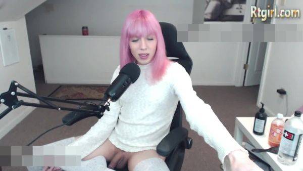 Pink hair shemale beauty webcam solo - ashemaletube.com on ashemalesex.com